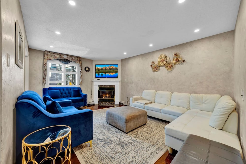Mississauga Retreat Your Spacious 5-bedroom Home