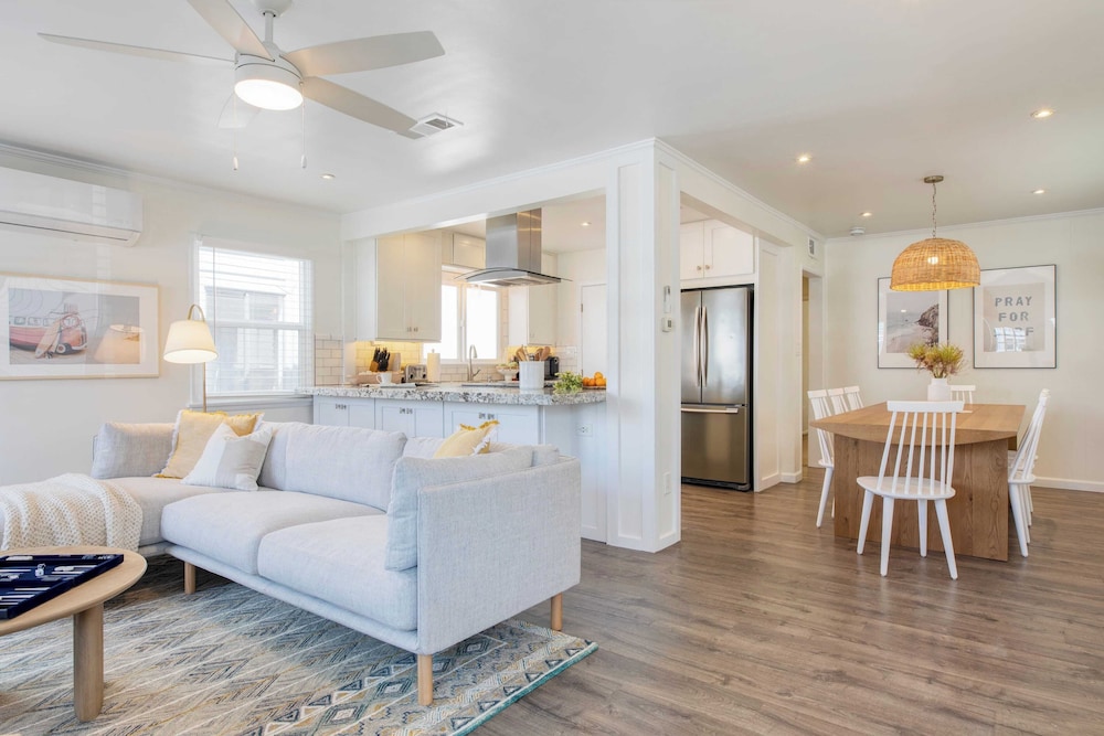 Surfrider Buyout by Avantstay 2 Home Buyout By the Beach!