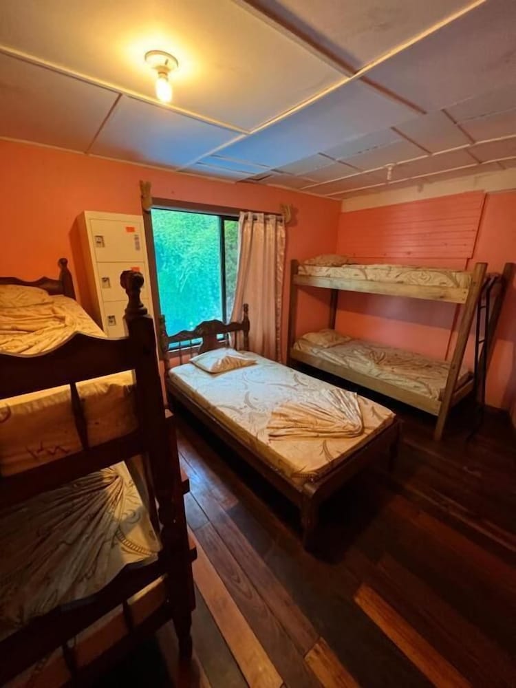 Hostel Pura Vida