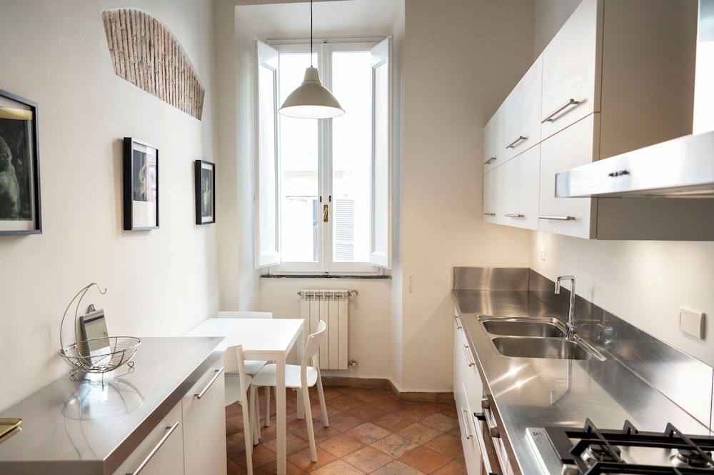 Pantheon Apartments