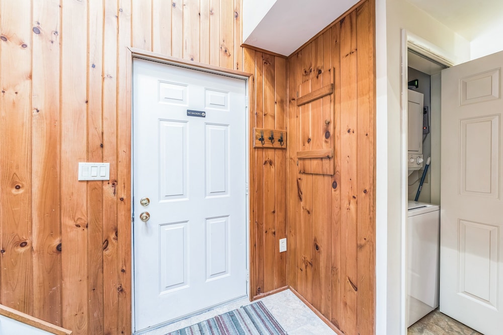 Tahawus 74I - A Cozy Adirondack Retreat 2 Bedroom Townhouse by The Summit at Gore Mountain
