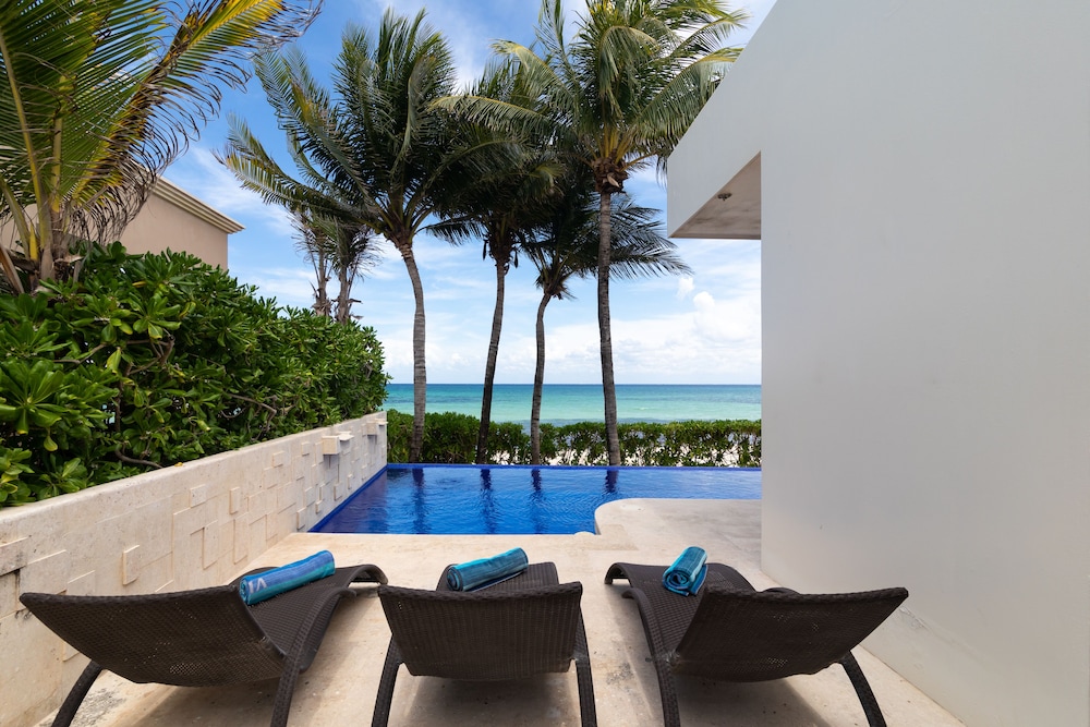 Beachfront Homes by Playa Paradise