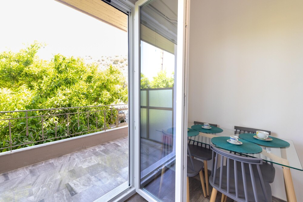 Stork Holiday Apartments - Garden & Sea View