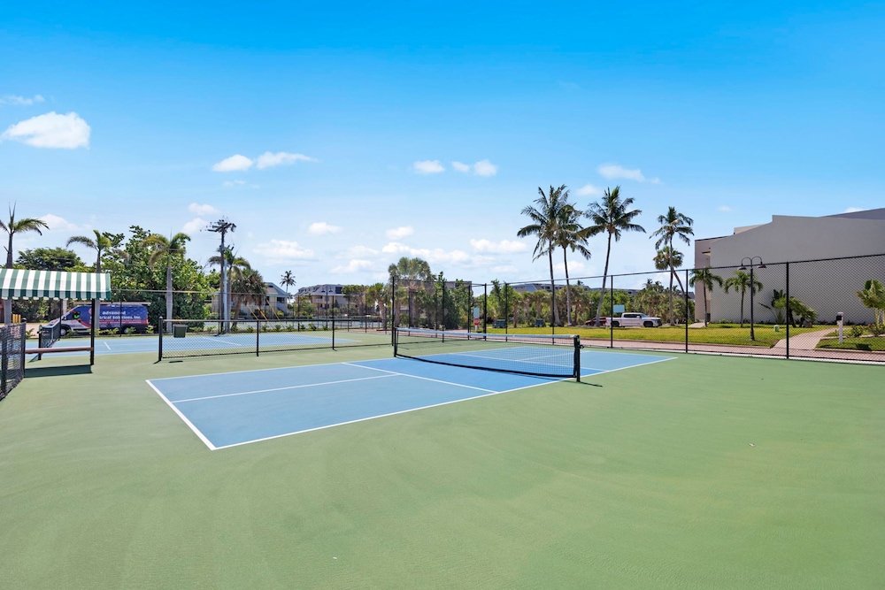 Loggerhead Cay 472 - Beach Front Pet-friendly