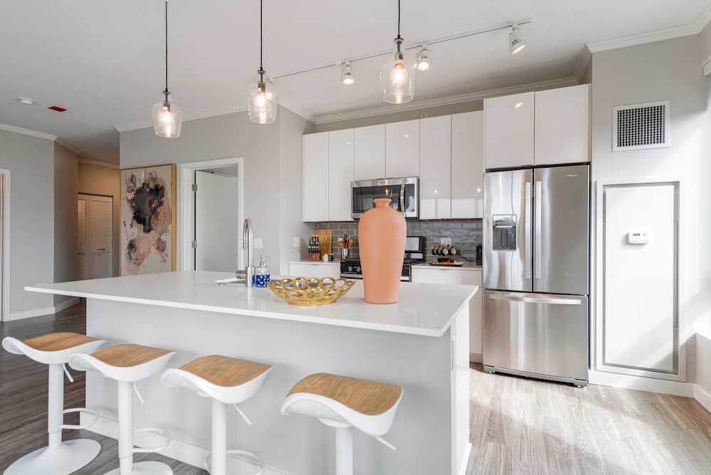Group Hub 3 Designer 2BR Steps to Mag Mile