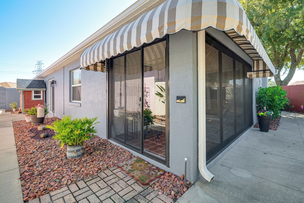 Private Pool & Golf Cart! Villa By Spanish Springs