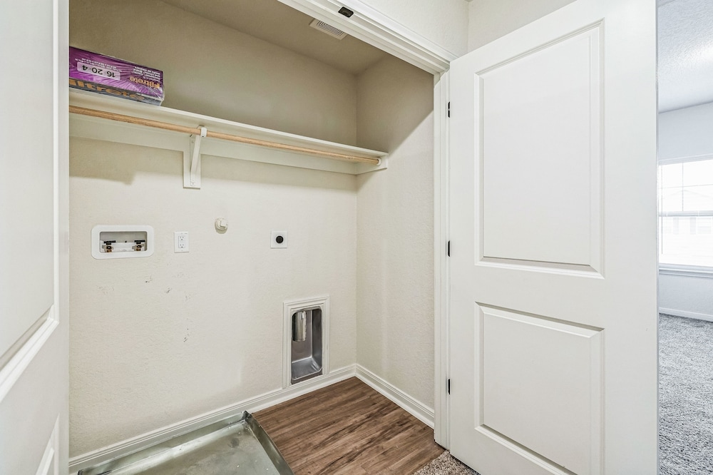 Modern 3br In Gated Community Near Jbsa & Seaworld 3 Bedroom Duplex