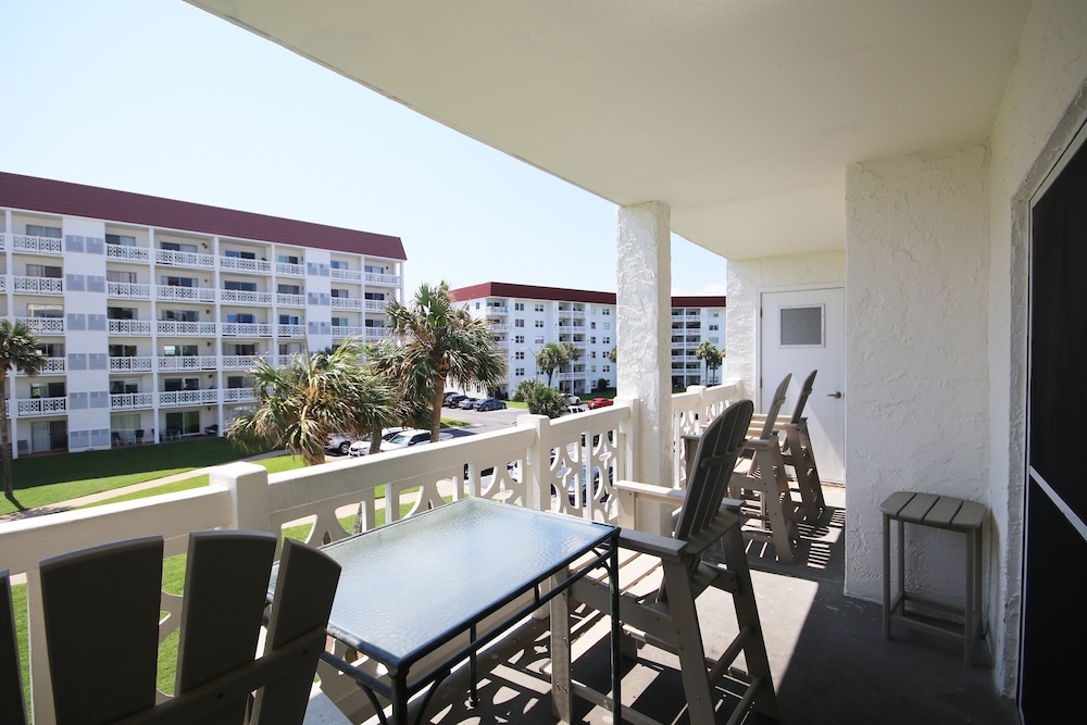 338 El Matador 2 Bedroom Condo by RedAwning