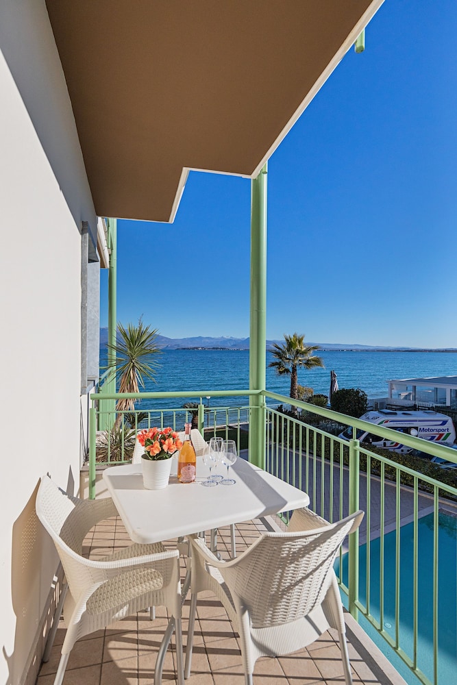 Residenza Miralago - 16 Domitilla - Locazione BK