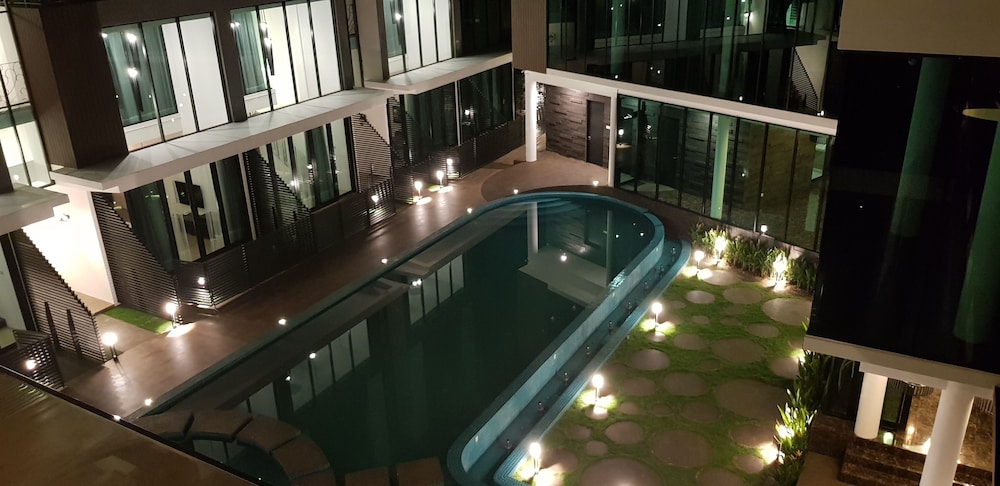 Hermitage Boutique House
