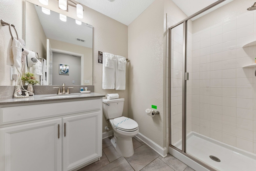 Gorgeous 5Bd w Pool Lazy River Storey Lake 4989