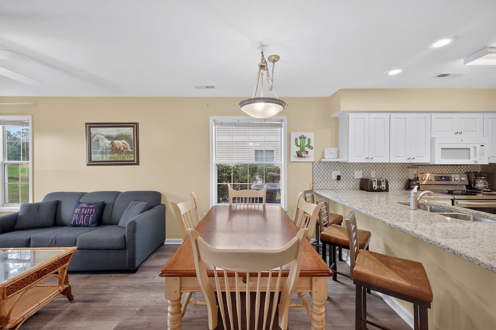 River Oaks 5c 2 Bedroom Condo