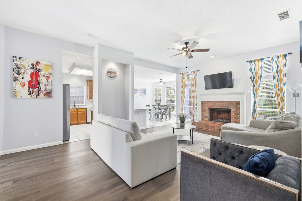 Bright & Cozy 4BR Home