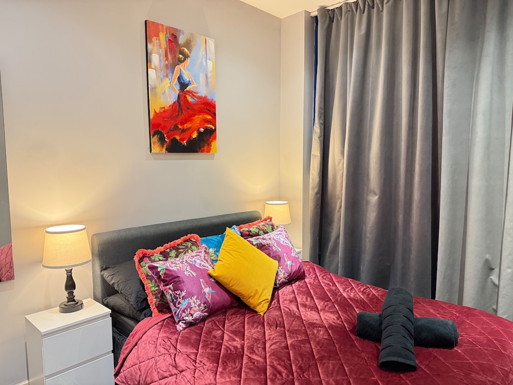 London Heathrow Luxury Apartment - Fully Equipped