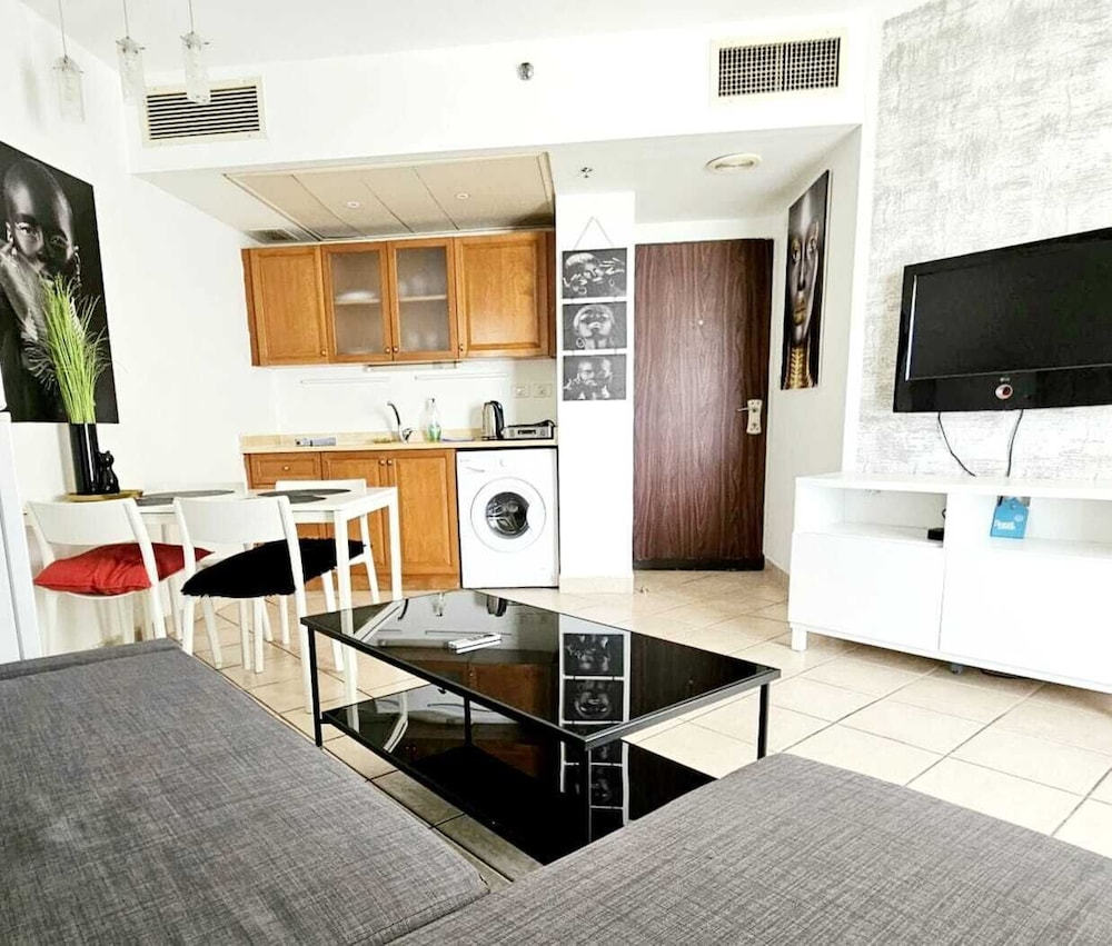 16Go to Leonardo apartments
