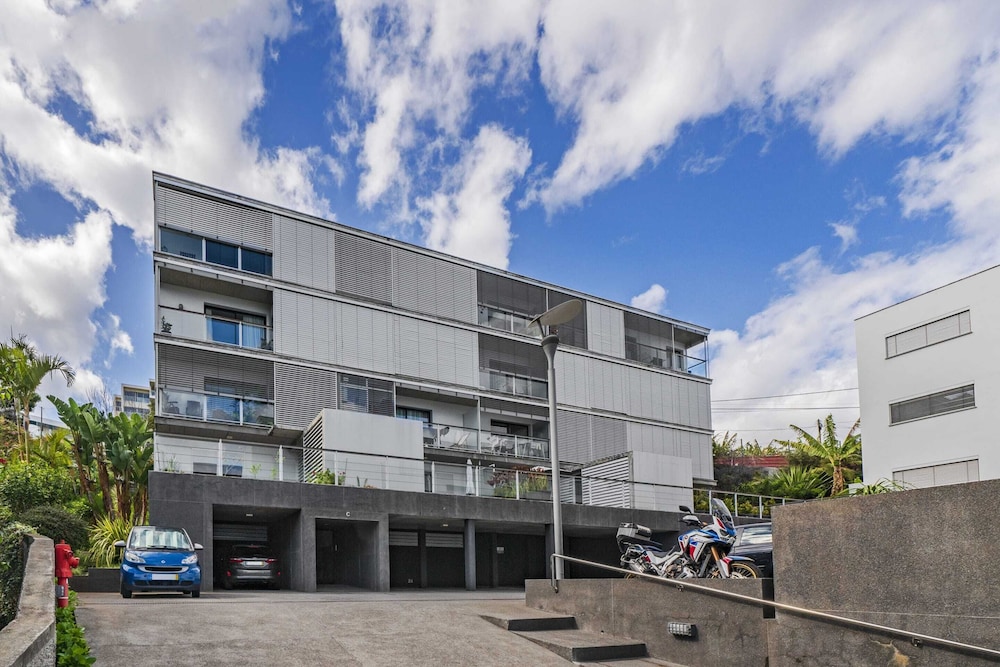 Near the Funchal Centre - Barreiros II view 4