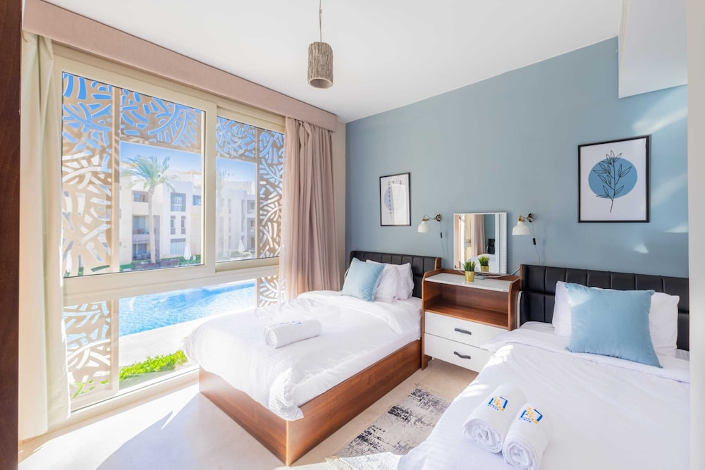 Xuru Stays I Homestyle 3BR Penthouse Pool & Beach View