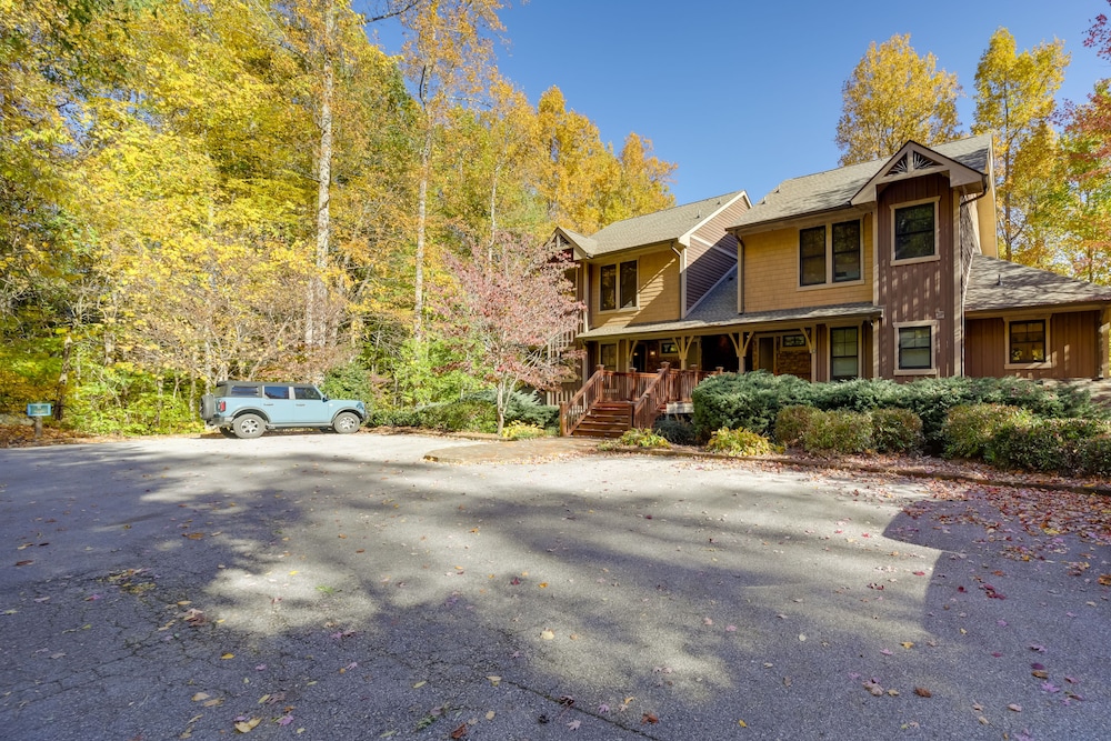 Pool & Beach: Cozy Condo in Bear Lake Reserve! view 5