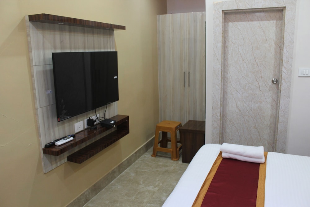 Hotel MJR - Free Pickup and Drop Temple, Sea Beach & Puri Railway Station