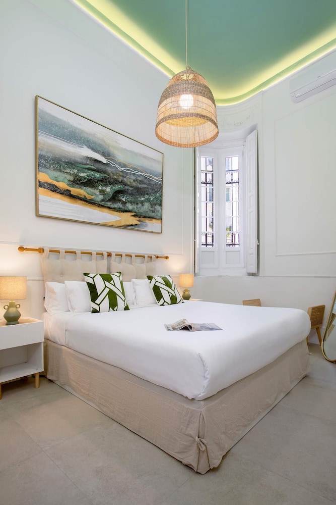 Stylish Apartment in Central Seville. Boteros