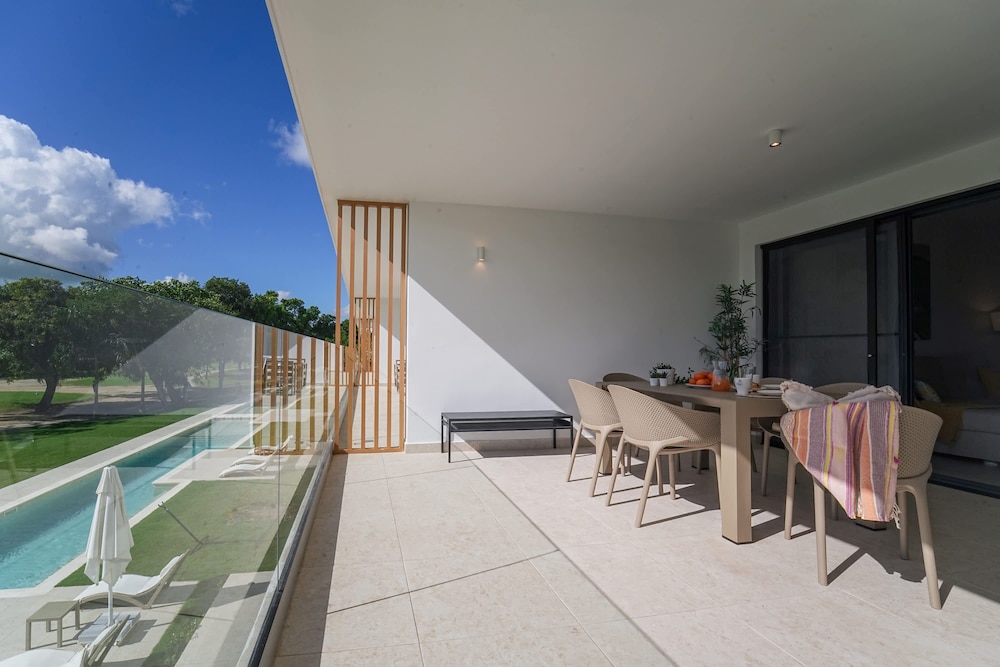 Fantastic new Golf View Apartment