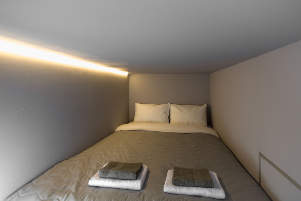 Shelter-hotels