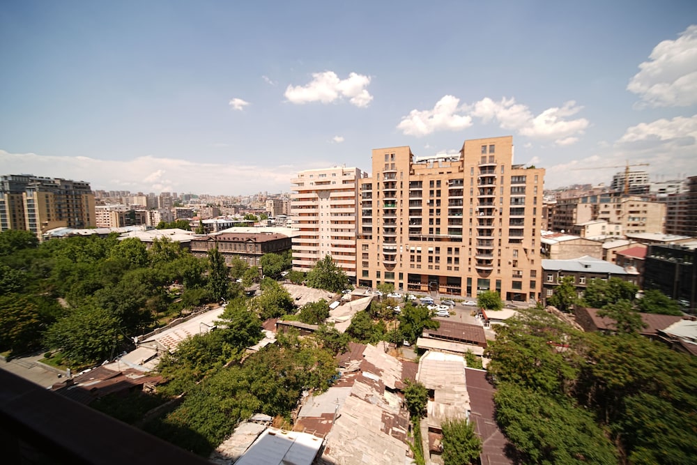 City View 2-bedroom Luxury Apartment on 13 Buzand Street by Sweet Home