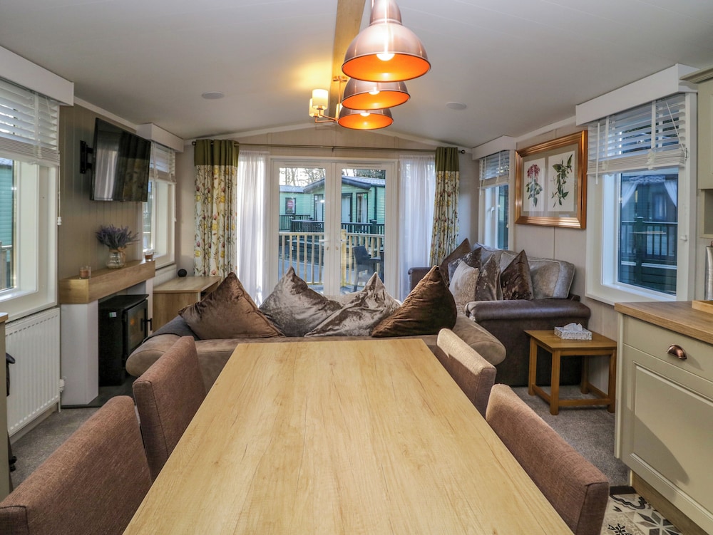 Lily Rose Lodge