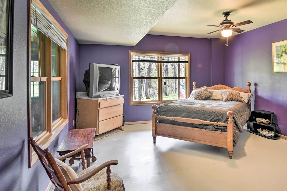Raccoon River Retreat: Indoor Pool & Outdoor Fun! view 4