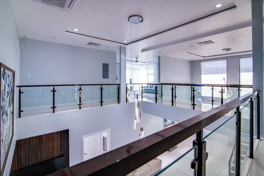 Luxury Oceanfront Villa Fully Staffed