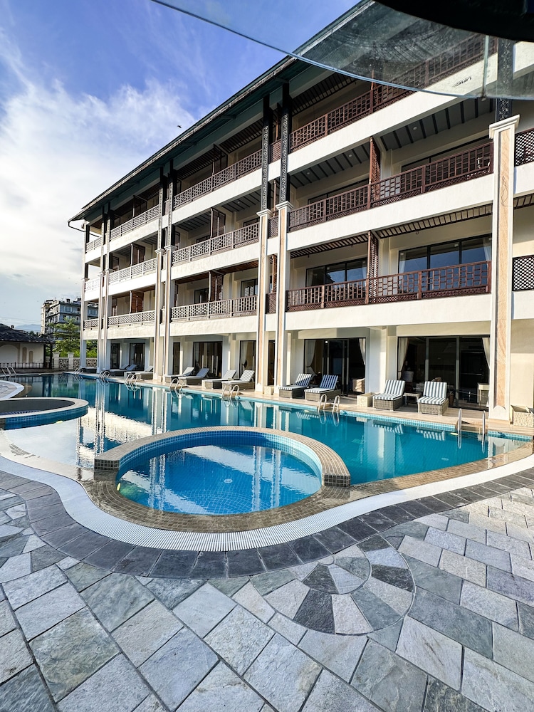 Lake View Resort