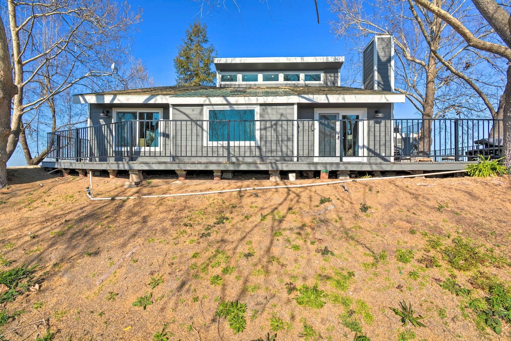 Picturesque Farmhouse on Working Almond Ranch view 5