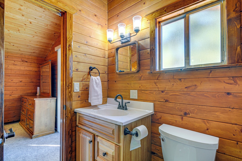 Near National Parks: Duck Creek Cabin Retreat