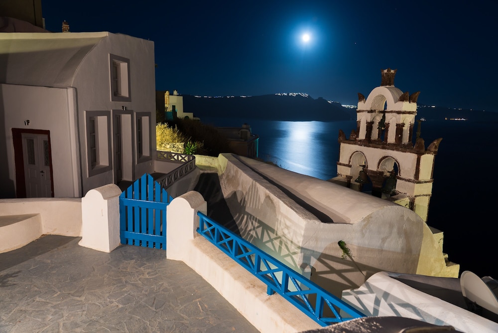 Santorini Paradise