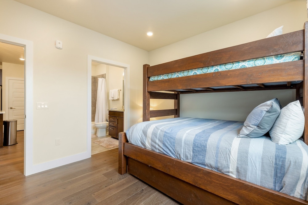 204 Clearwater Lofts 2 Bedroom Condo by RedAwning view 3