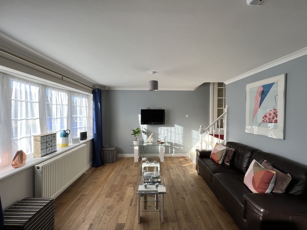 Lancaster Close Serviced Accommodation