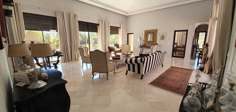 Villa Emeraude view 3
