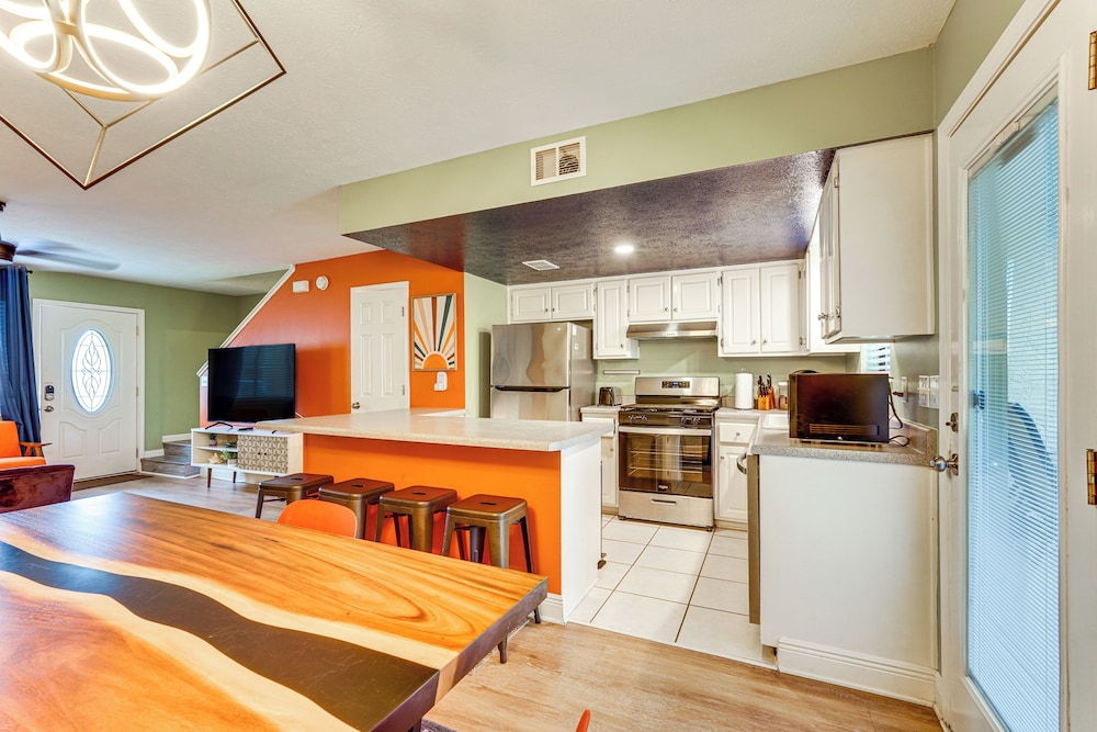 Resort-style PCB Townhome: Beach Access & Pools!