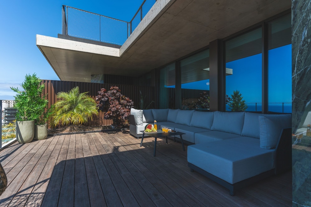 Seaside Escape by Atlantic Holiday