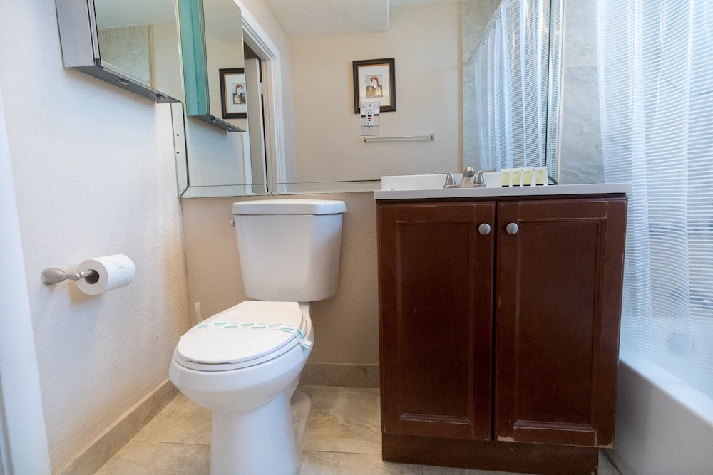 403 Ocean View Apartment Hollywood view 3