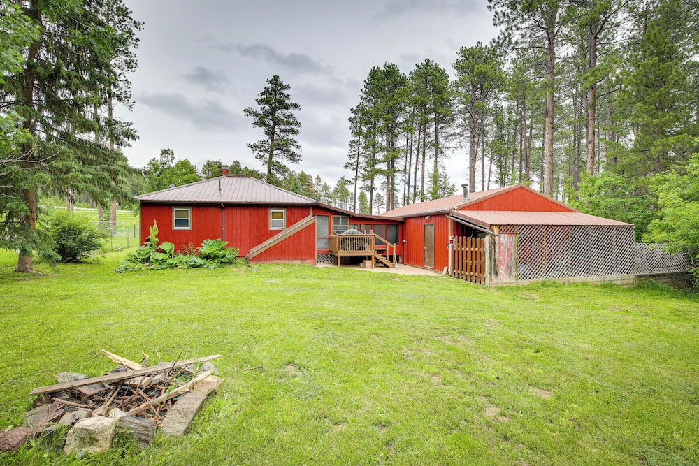 Rustic Sturgis Cabin Rental in Black Hills Forest! view 3