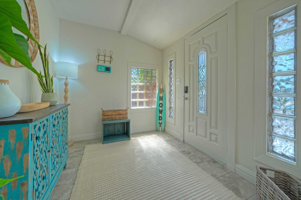 The Koi Marlin Port A Home w/ Pool, Pond, Grill & Near Beach + Marinas