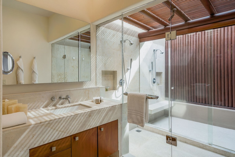 Four Seasons 2038 Teulu Golf Beach Club