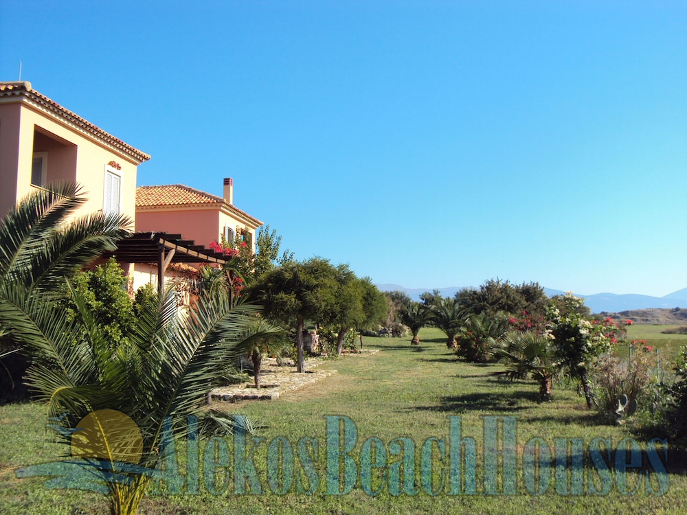 Alekos Beach Houses - Natura Verde