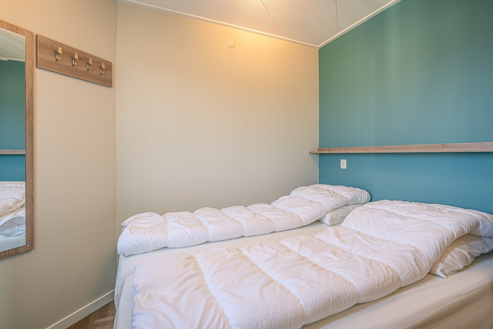 Nice Pet-friendly Apartment Near the Center of De Koog