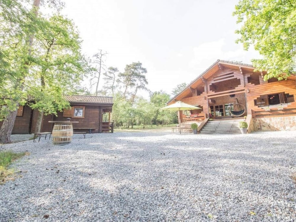 Charming Chalet in Durbuy Near Adventure Valley