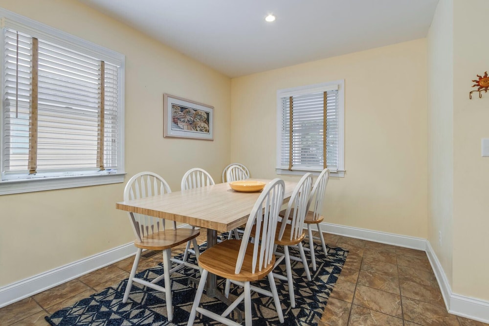 Scarborough Avenue 108