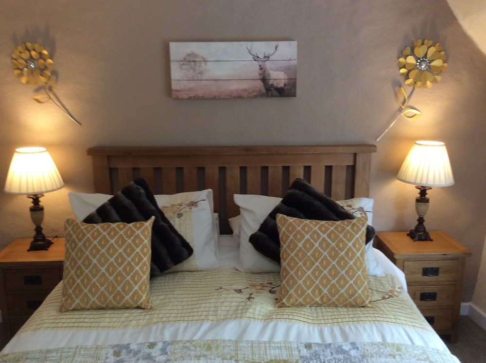 The Snuggery a Cosy Country Cottage view 2