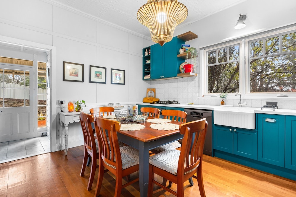 Bright 3-bed House With Garden,