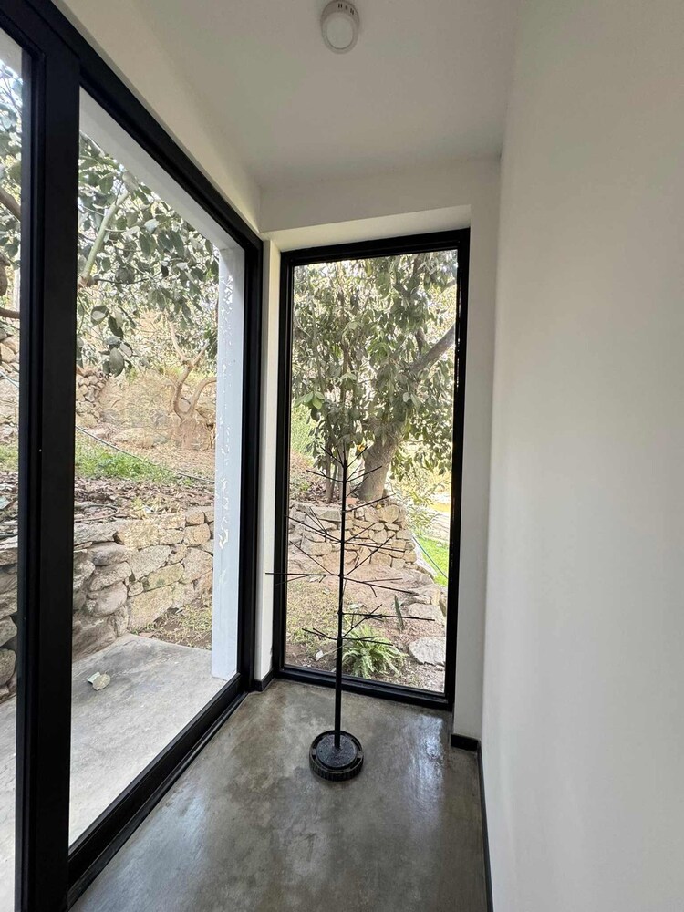 w Elegant 7BR Home w Pool in Santa Eualia